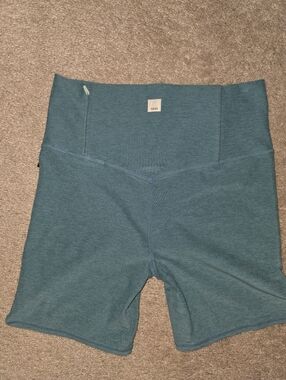 Vuori Jade Heather Clean Elevation Bike Shorts Medium